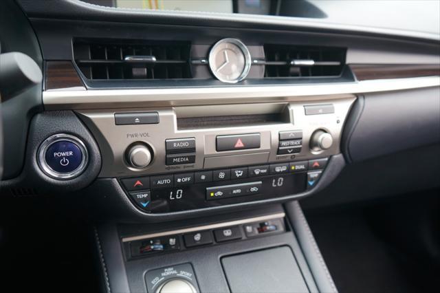 used 2018 Lexus ES 300h car, priced at $22,999