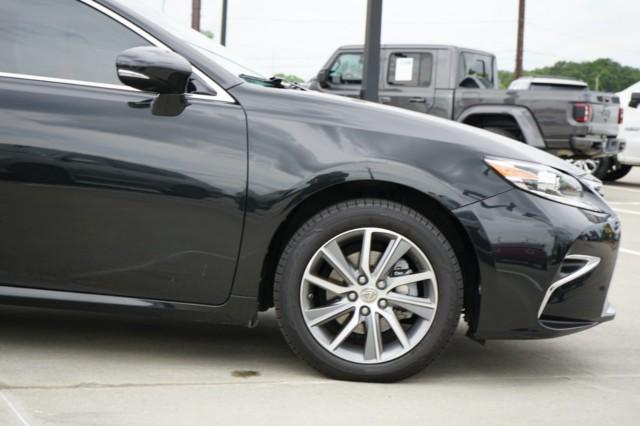 used 2018 Lexus ES 300h car, priced at $25,124