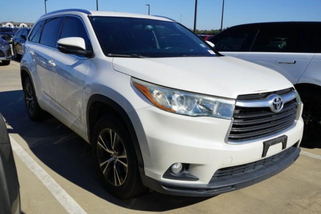 used 2016 Toyota Highlander car, priced at $17,700