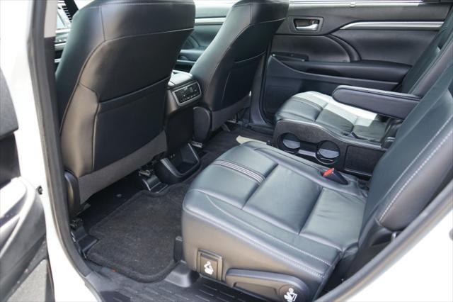 used 2018 Toyota Highlander car, priced at $22,650