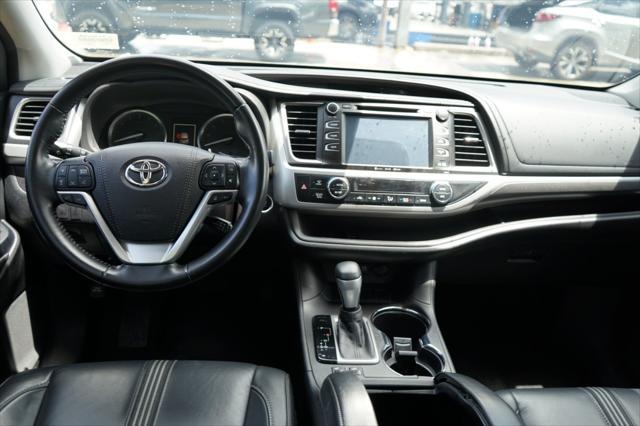 used 2018 Toyota Highlander car, priced at $22,650