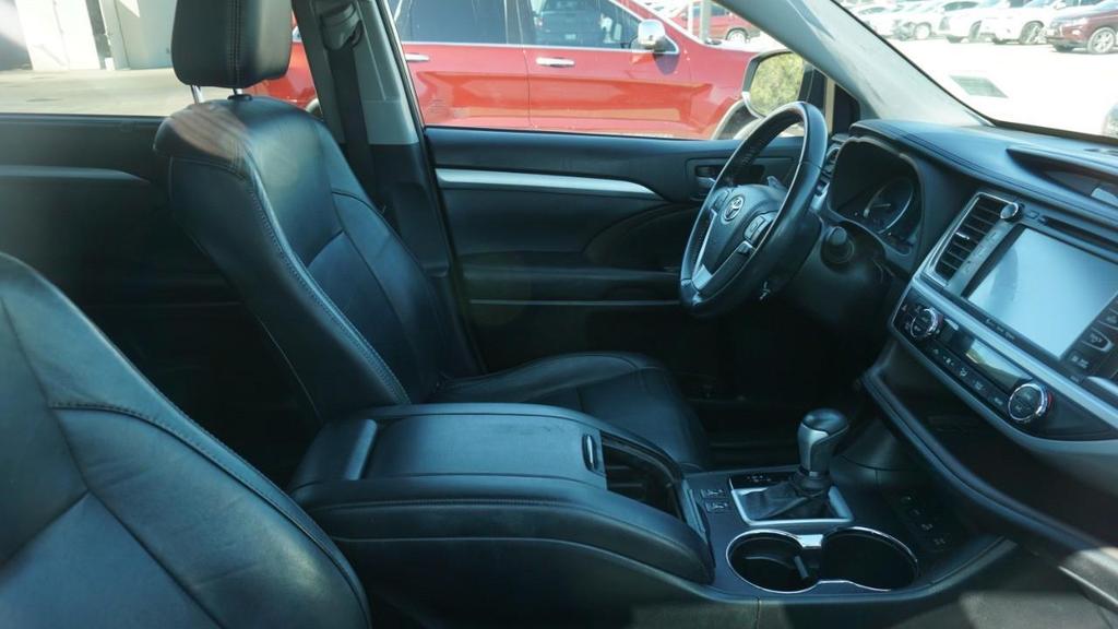 used 2017 Toyota Highlander car, priced at $21,933