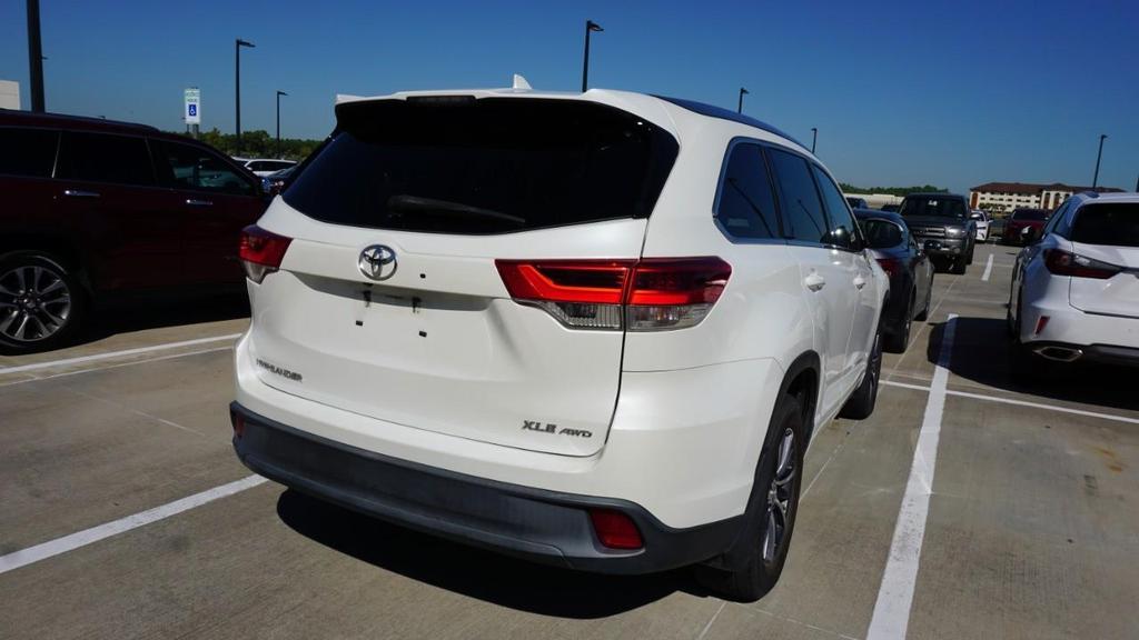 used 2017 Toyota Highlander car, priced at $21,933