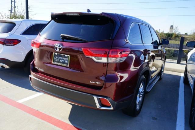 used 2019 Toyota Highlander car, priced at $27,900