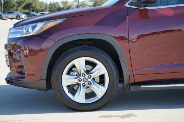 used 2019 Toyota Highlander car, priced at $27,900