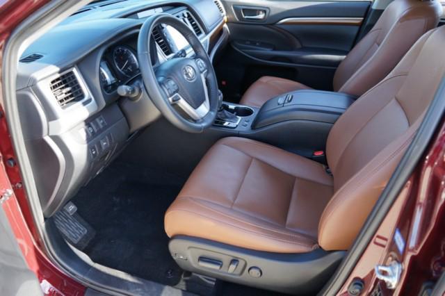 used 2019 Toyota Highlander car, priced at $27,900