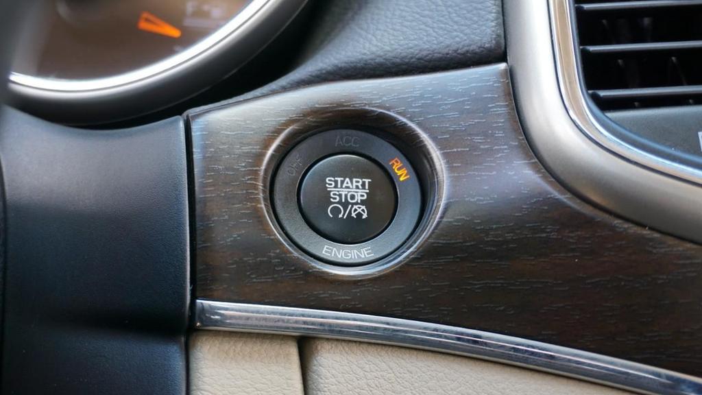 used 2015 Jeep Grand Cherokee car, priced at $11,900