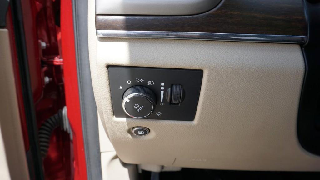 used 2015 Jeep Grand Cherokee car, priced at $11,900