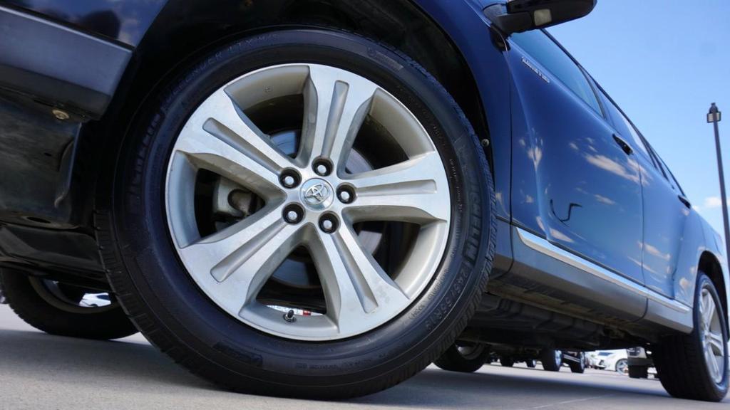 used 2013 Toyota Highlander car, priced at $12,710