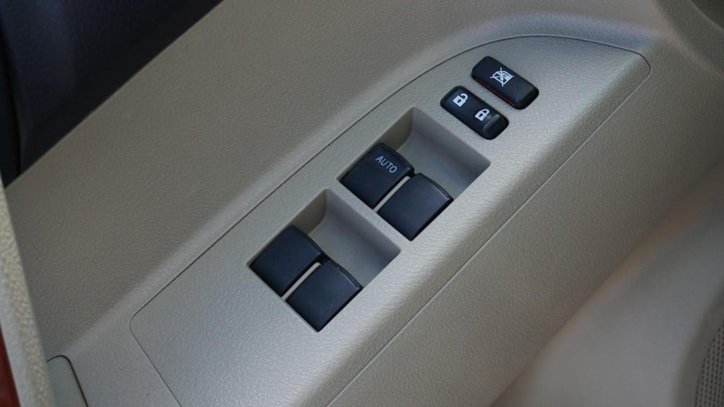 used 2013 Toyota Highlander car, priced at $12,710