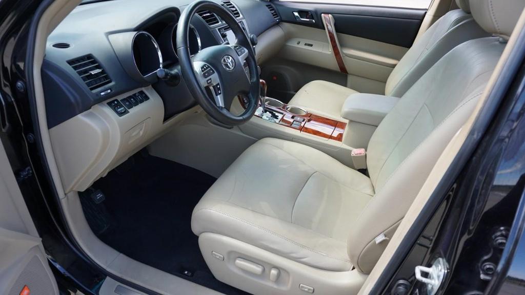 used 2013 Toyota Highlander car, priced at $12,710