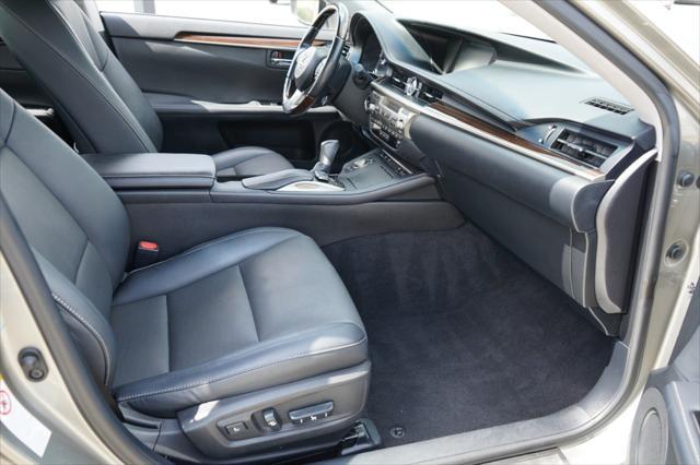used 2017 Lexus ES 300h car, priced at $25,393