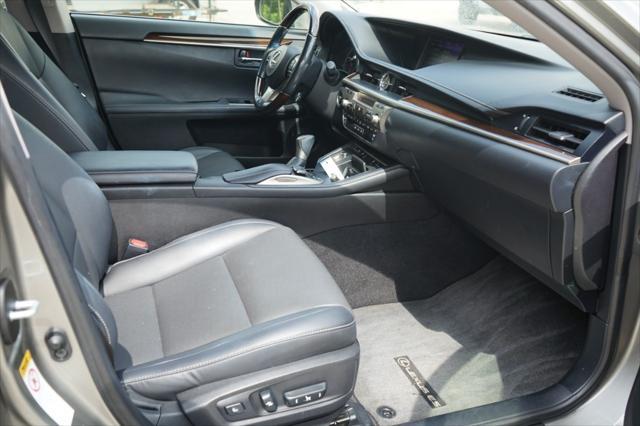 used 2017 Lexus ES 300h car, priced at $25,393