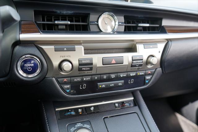 used 2017 Lexus ES 300h car, priced at $25,393