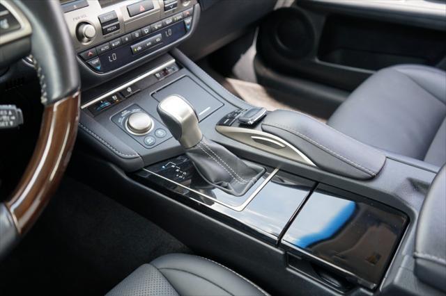 used 2017 Lexus ES 300h car, priced at $25,393