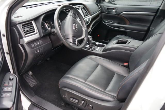 used 2019 Toyota Highlander car, priced at $26,200