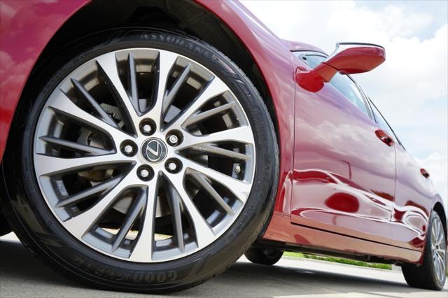 used 2019 Lexus ES 350 car, priced at $25,201