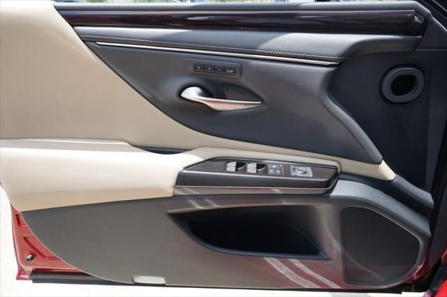 used 2019 Lexus ES 350 car, priced at $25,201