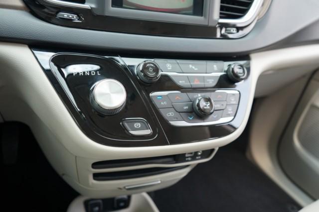 used 2019 Chrysler Pacifica car, priced at $13,593
