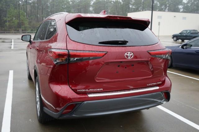 used 2020 Toyota Highlander car, priced at $38,693