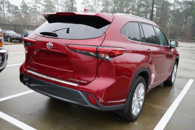 used 2020 Toyota Highlander car, priced at $38,693