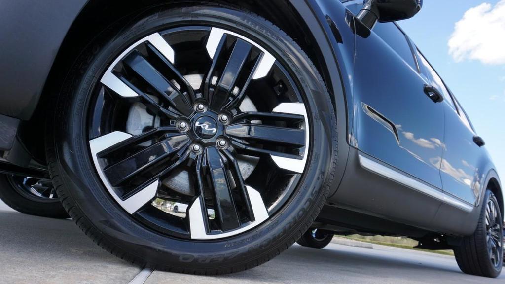 used 2024 Kia Telluride car, priced at $38,498