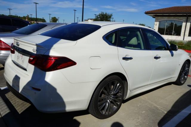 used 2017 INFINITI Q70 car