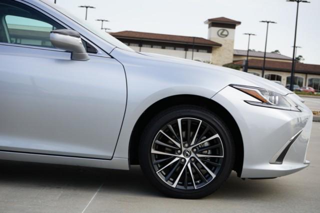 used 2024 Lexus ES 250 car, priced at $40,950