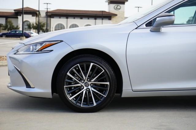 used 2024 Lexus ES 250 car, priced at $40,950