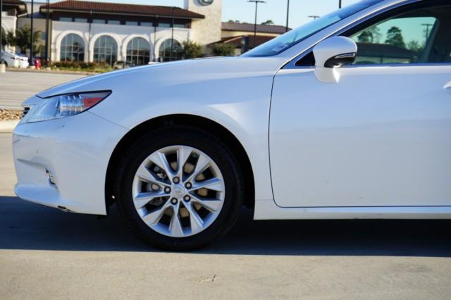 used 2015 Lexus ES 300h car, priced at $17,900