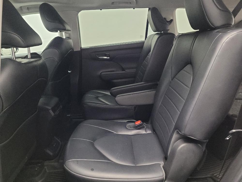 used 2022 Toyota Highlander car, priced at $29,695