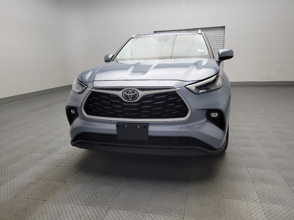used 2022 Toyota Highlander car, priced at $29,695