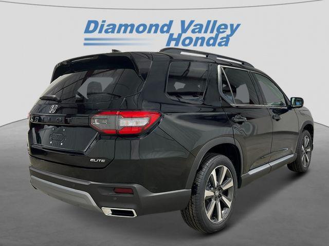 new 2025 Honda Pilot car, priced at $51,341