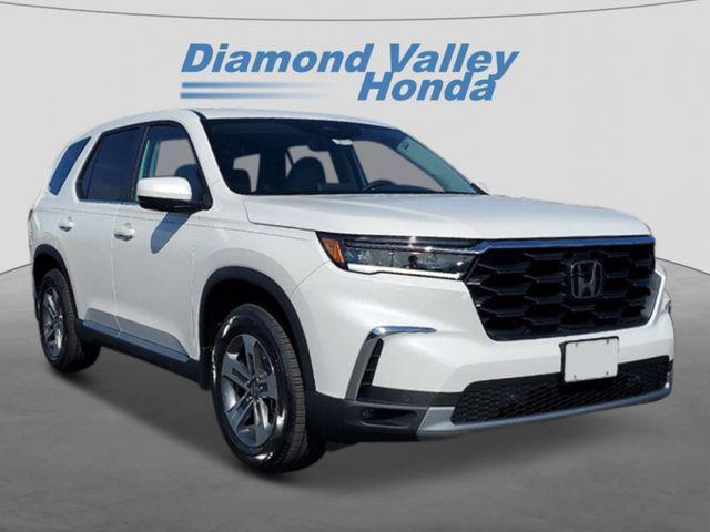 new 2025 Honda Pilot car, priced at $43,038