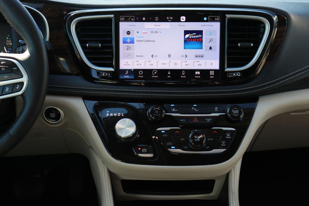 used 2023 Chrysler Pacifica Hybrid car, priced at $26,000