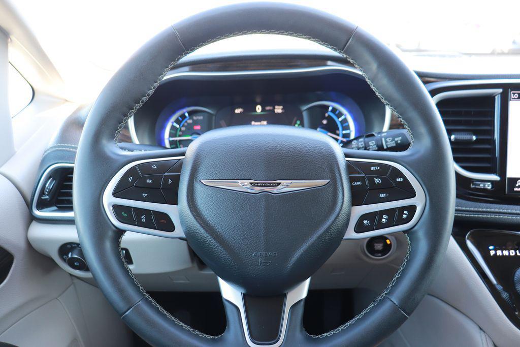 used 2023 Chrysler Pacifica Hybrid car, priced at $26,000