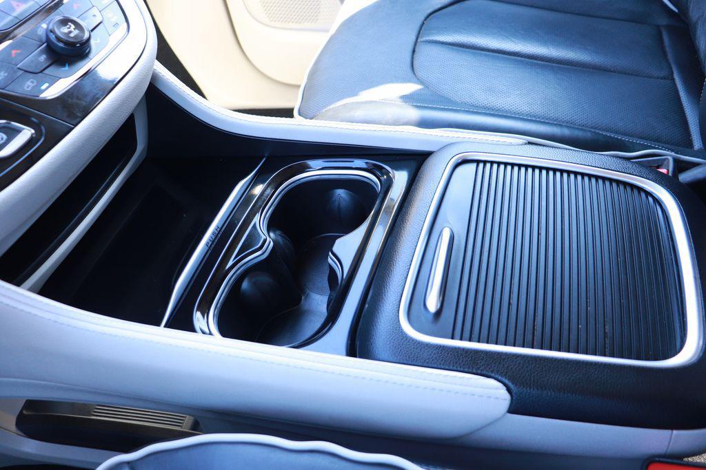 used 2023 Chrysler Pacifica Hybrid car, priced at $26,000