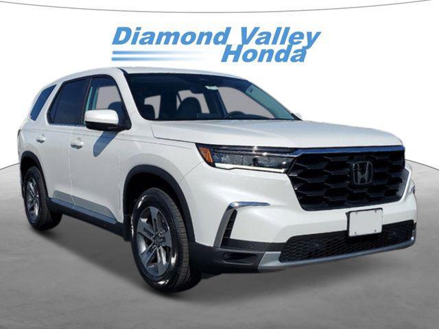 new 2025 Honda Pilot car, priced at $42,754