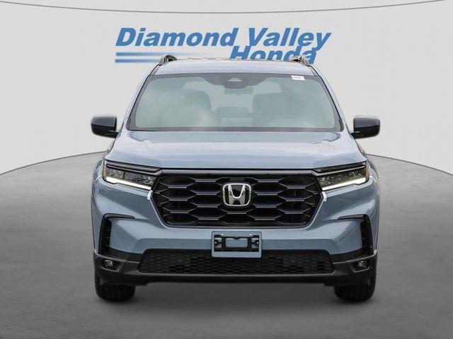 new 2025 Honda Pilot car, priced at $40,575