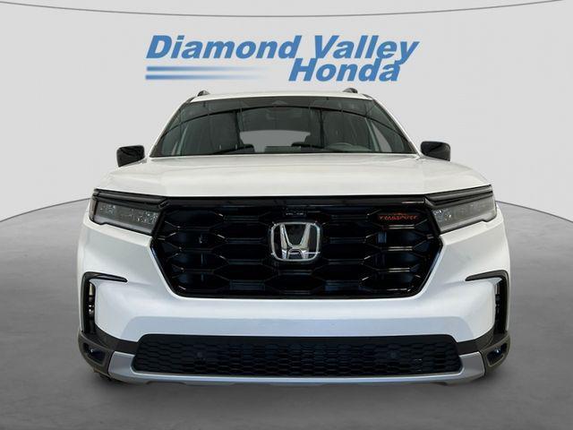 new 2025 Honda Pilot car, priced at $48,627