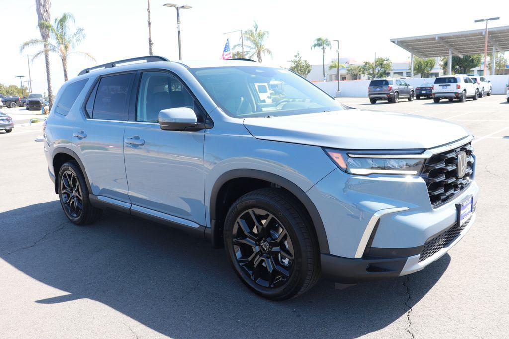 new 2025 Honda Pilot car, priced at $48,218
