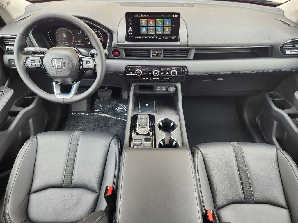 new 2025 Honda Pilot car, priced at $46,208
