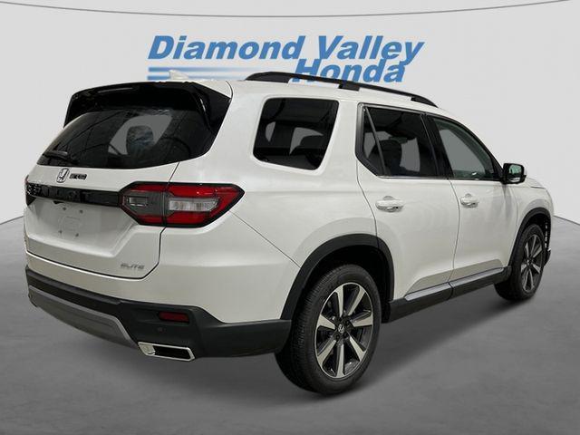 new 2025 Honda Pilot car, priced at $51,768