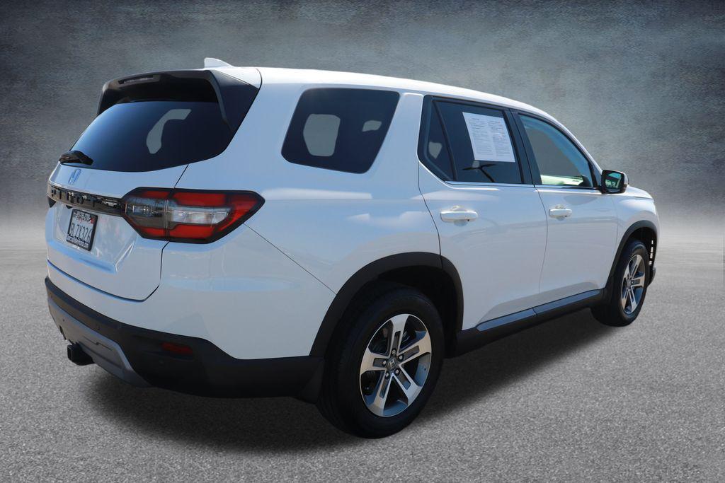 used 2025 Honda Pilot car, priced at $37,000