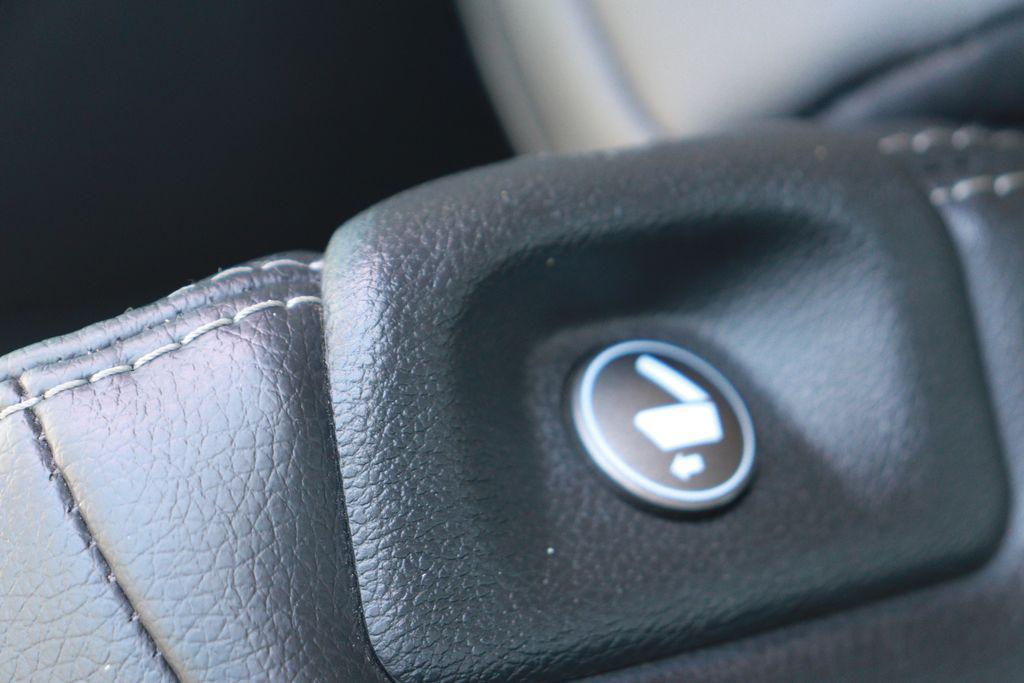 used 2025 Honda Pilot car, priced at $37,000