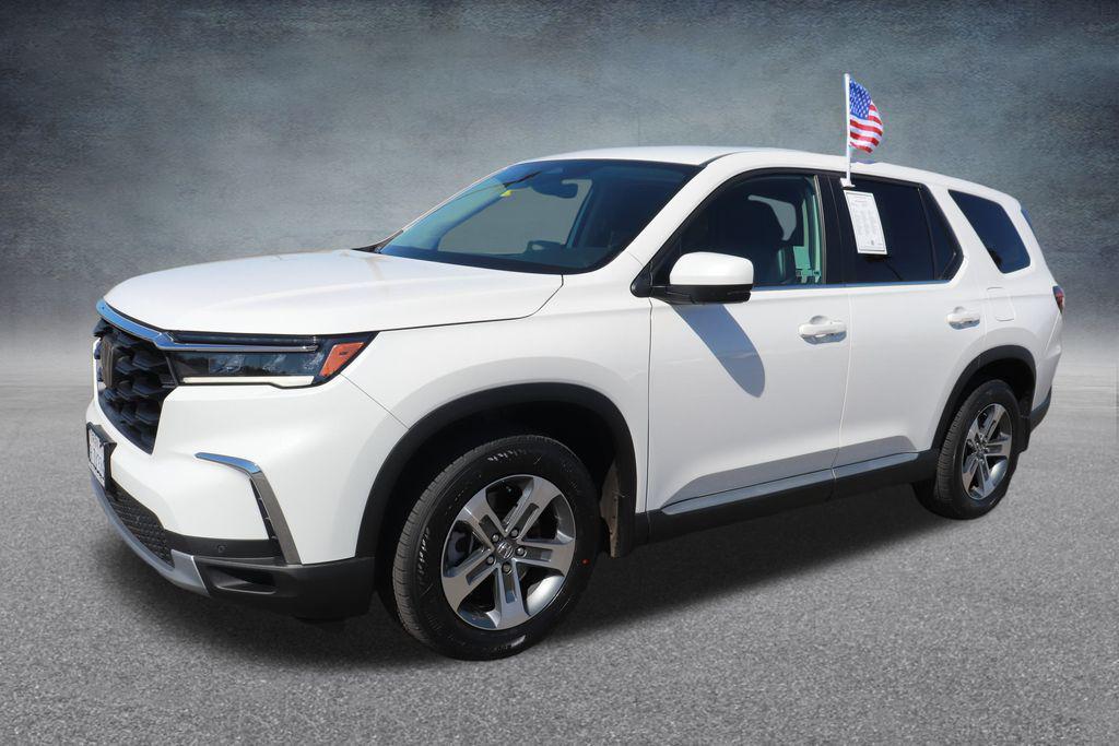 used 2025 Honda Pilot car, priced at $37,000