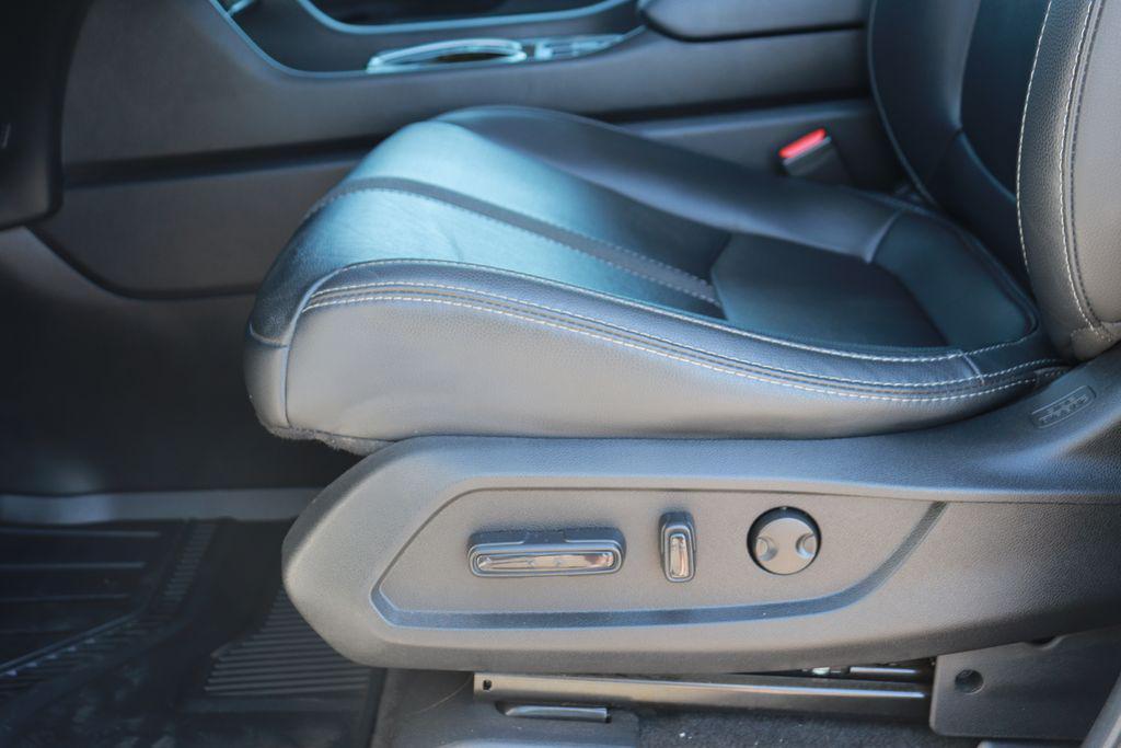 used 2025 Honda Pilot car, priced at $37,000