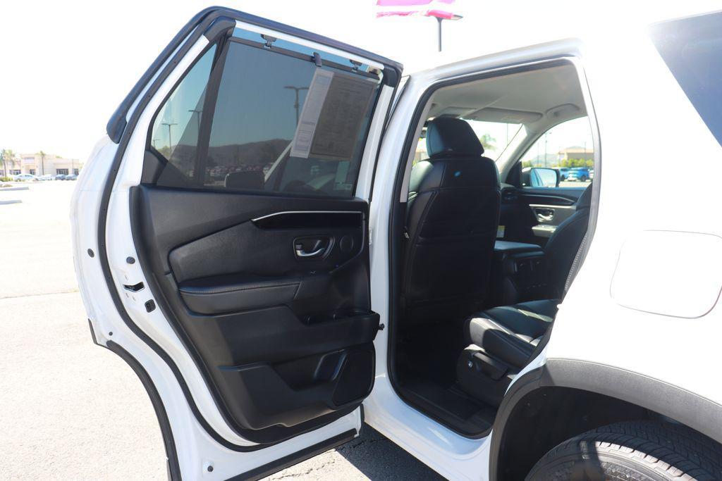 used 2025 Honda Pilot car, priced at $37,000