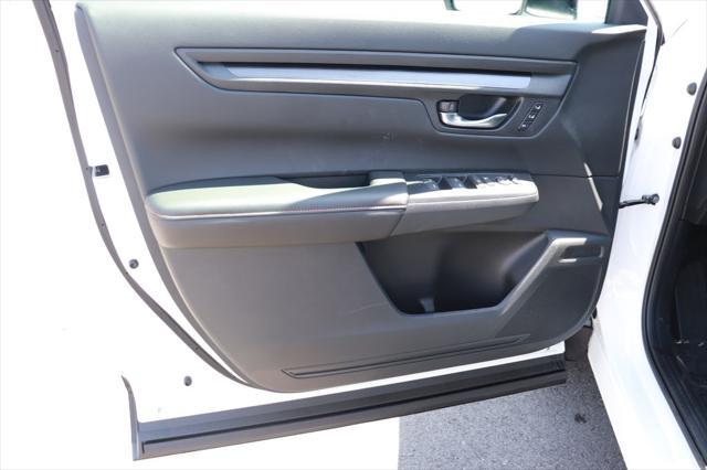 new 2025 Honda CR-V Hybrid car, priced at $37,880