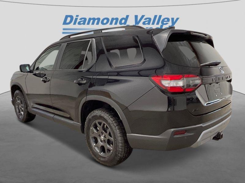 new 2025 Honda Pilot car, priced at $48,301